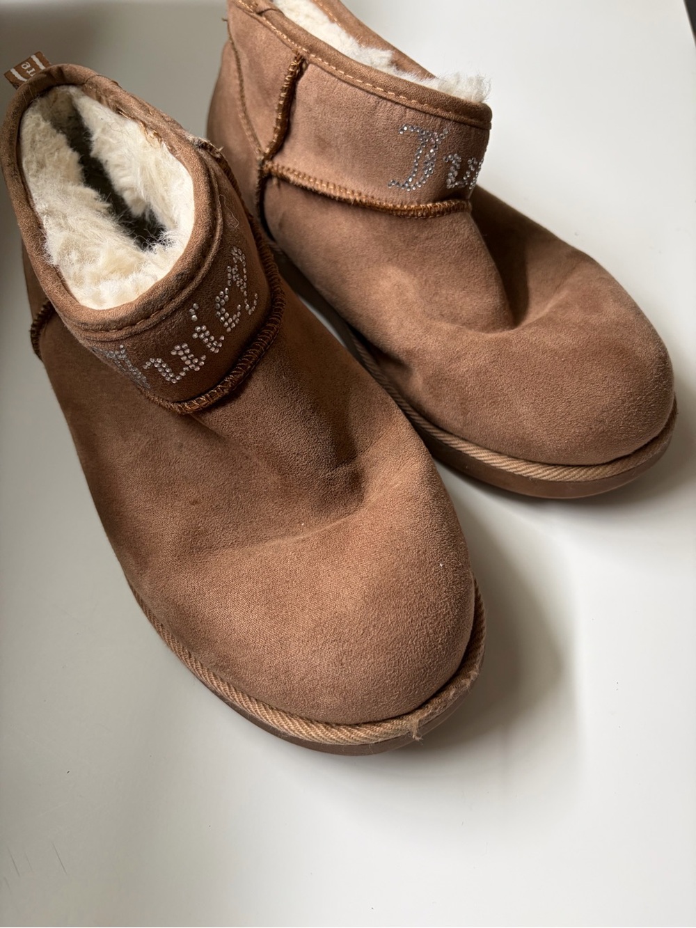 Juicy Couture Kerri Tan Faux Fur Bling Rhinestone Slip-On Ankle Boots Comfy Cozy
